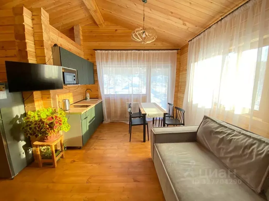 Дом в Алтай, Майминский район, Манжерокское с/пос, с. Озерное ул. ... - Фото 1