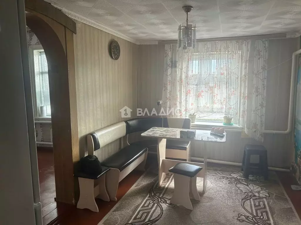 Дом в Воронежская область, Поворино ул. Кирова (100 м) - Фото 0