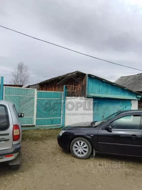 Дом в Красноярский край, Ирбейский сельсовет, с. Ирбейское ул. ... - Фото 1