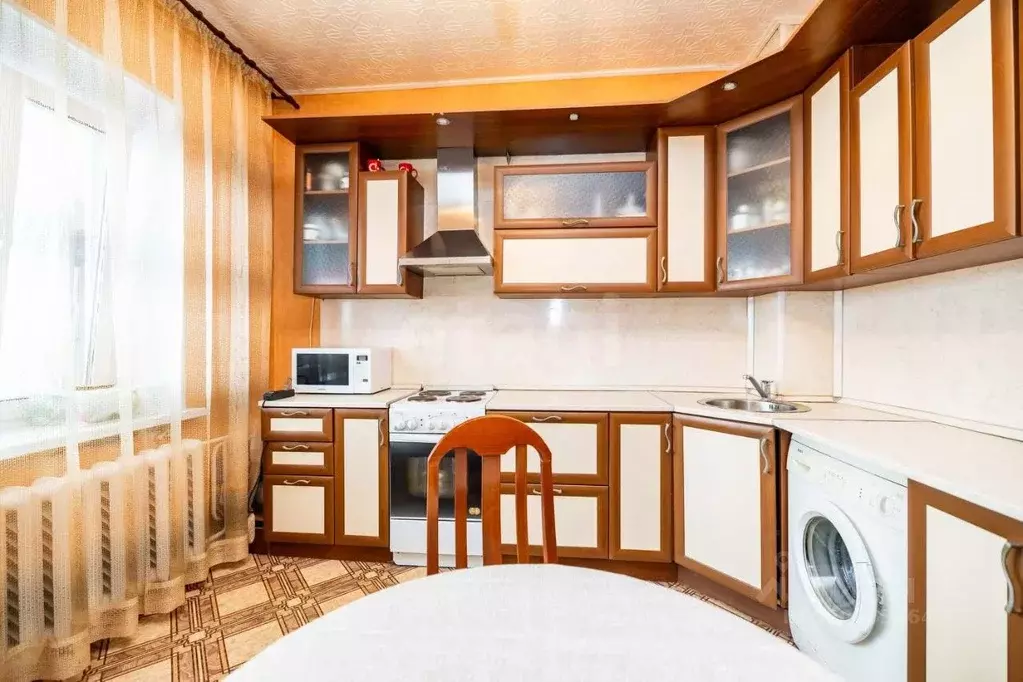 2-к кв. Ханты-Мансийский АО, Сургут Комсомольский просп., 25 (55.3 м) - Фото 1