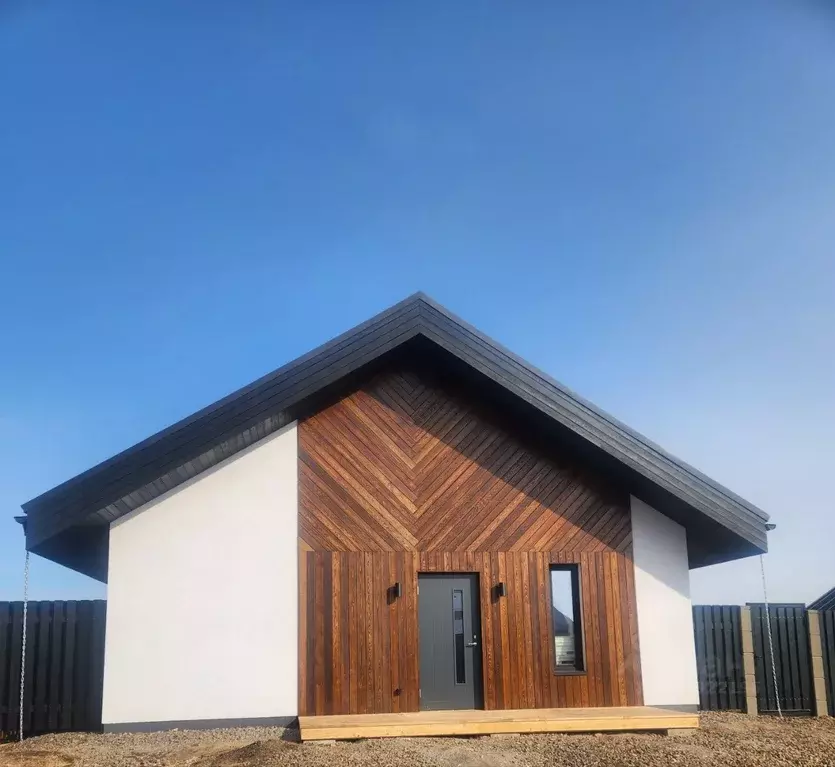 Дом в Красноярский край, Емельяновский район, Солонцовский сельсовет, ... - Фото 1