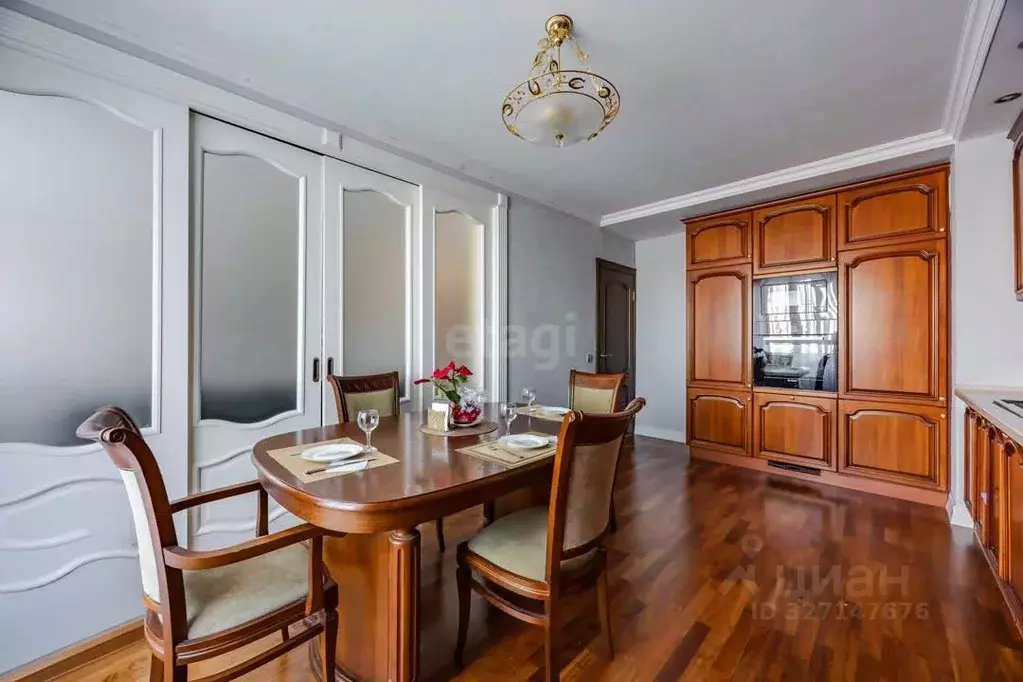 3-к кв. Санкт-Петербург пос. Парголово, ул. Николая Рубцова, 12к1 ... - Фото 0