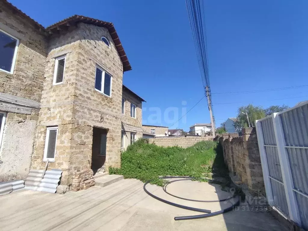 Дом в Крым, Симферополь ул. Звездная, 43 (350 м) - Фото 1