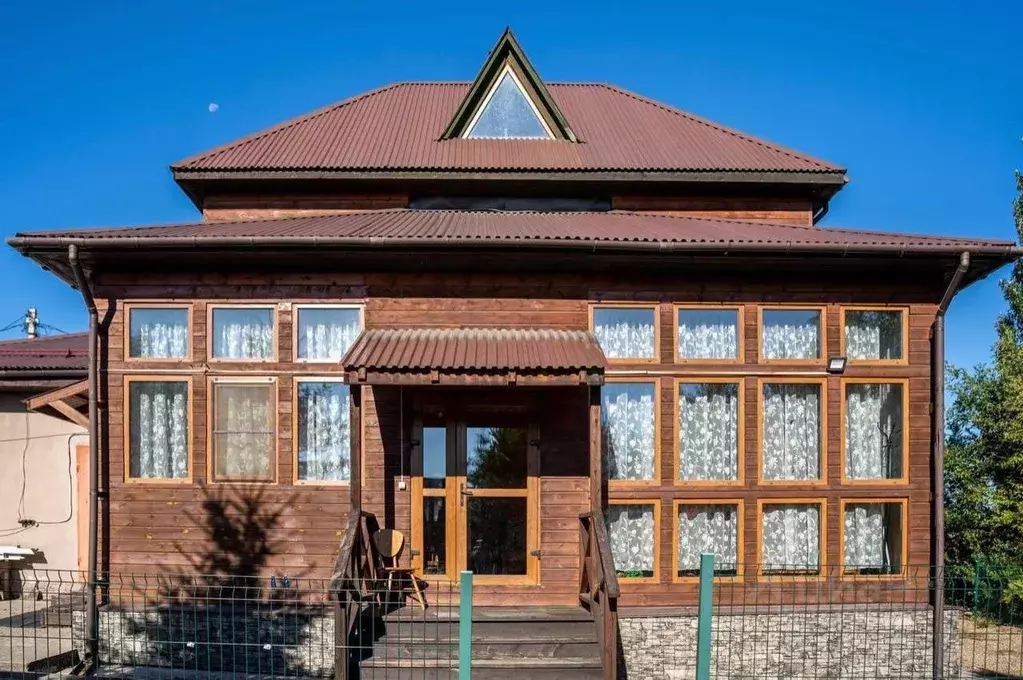 Дом в Иркутская область, Иркутский муниципальный округ, пос. ... - Фото 1