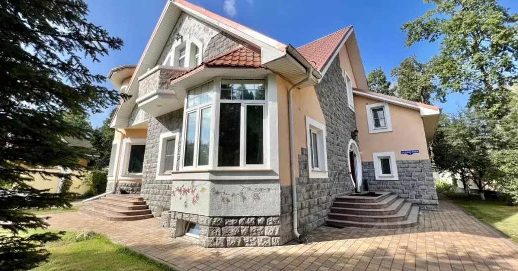 Дом в Московская область, Мытищи городской округ, пос. Поведники ул. ... - Фото 0