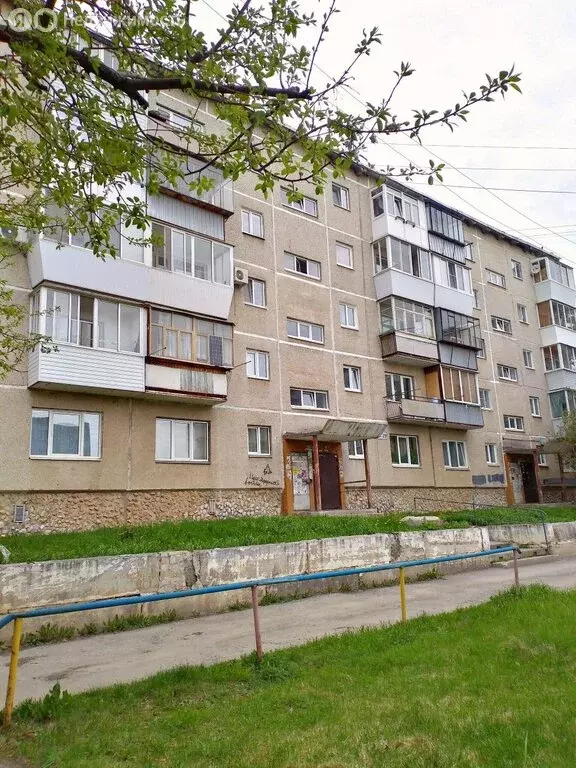 2-комнатная квартира: Каменск-Уральский, посёлок Трубный, улица Зои ... - Фото 1