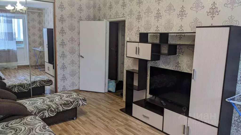 2-к кв. Ямало-Ненецкий АО, Ноябрьск Холмогорская ул., 82/81 (50.0 м) - Фото 0