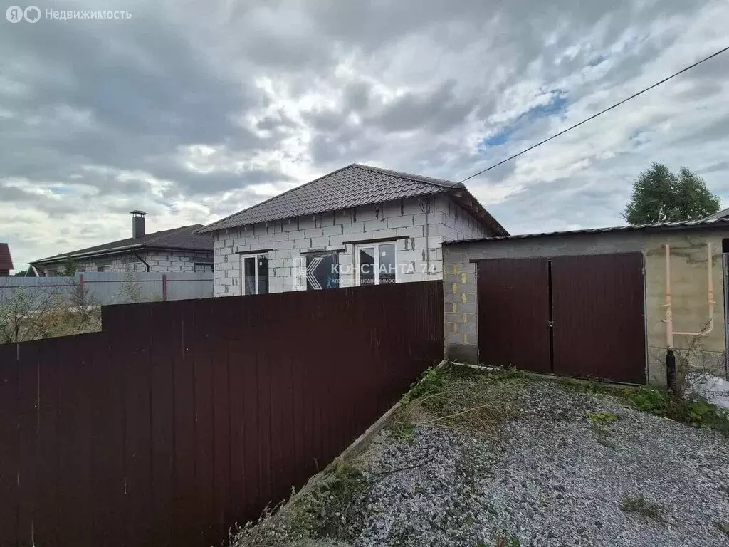 Дом в Челябинская область, Чебаркульский муниципальный округ, деревня ... - Фото 1