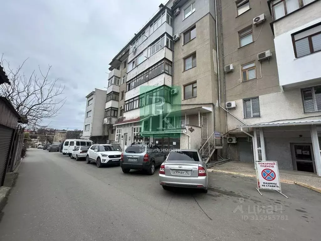 Помещение свободного назначения в Севастополь ул. Пионерская, 3 (100 ... - Фото 1