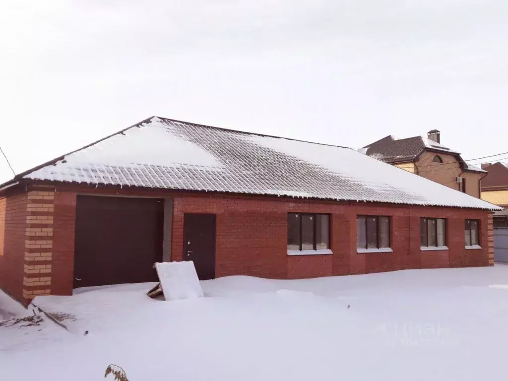 Дом в Оренбургская область, Оренбургский район, с. Нежинка ул. Мира, 2 ... - Фото 0