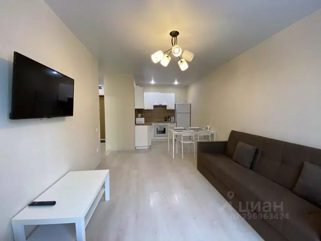 1-к кв. Тюменская область, Тюмень ул. 50 лет Октября, 57В (50.0 м) - Фото 1