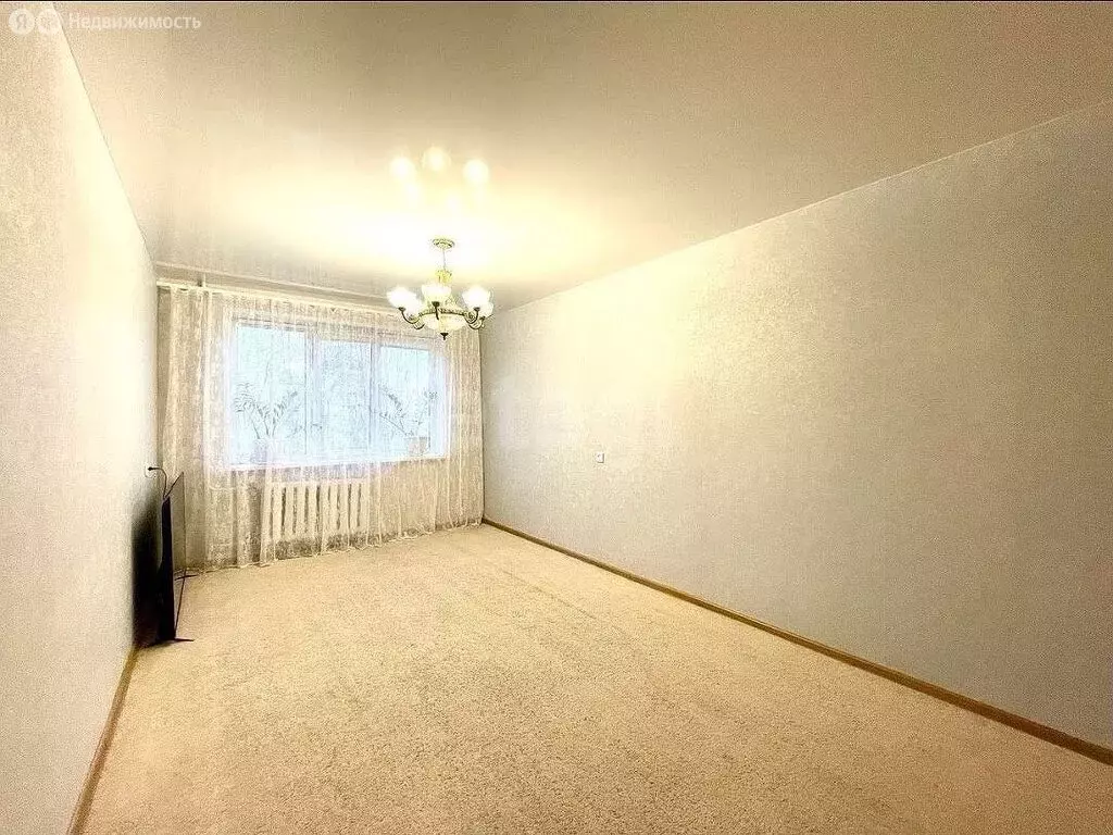 3-комнатная квартира: Тюмень, улица Пермякова, 21 (67 м) - Фото 0