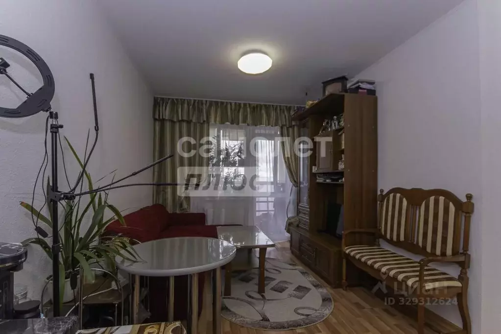 2-к кв. Свердловская область, Екатеринбург ул. Стачек, 4 (37.0 м) - Фото 1