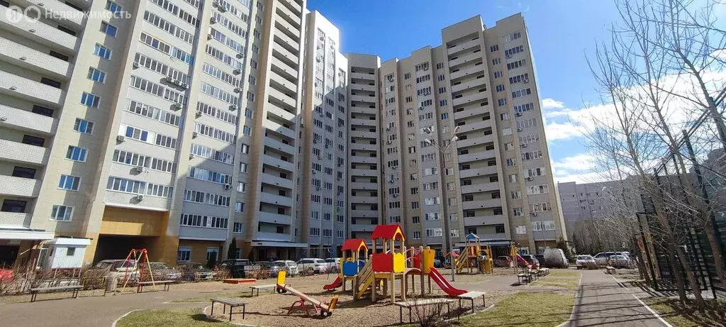 2-комнатная квартира: Казань, улица Академика Лаврентьева, 11 (85 м) - Фото 1