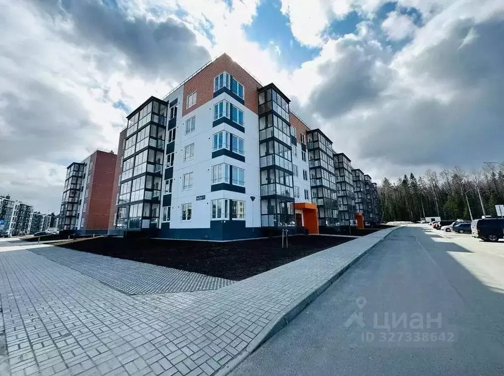 2-к кв. Карелия, Петрозаводск ул. Маршала Толбухина, 8 (63.0 м) - Фото 1