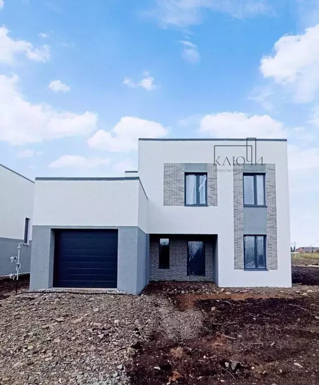 Дом в Челябинская область, Магнитогорск ул. Бирюзовая (199 м) - Фото 1