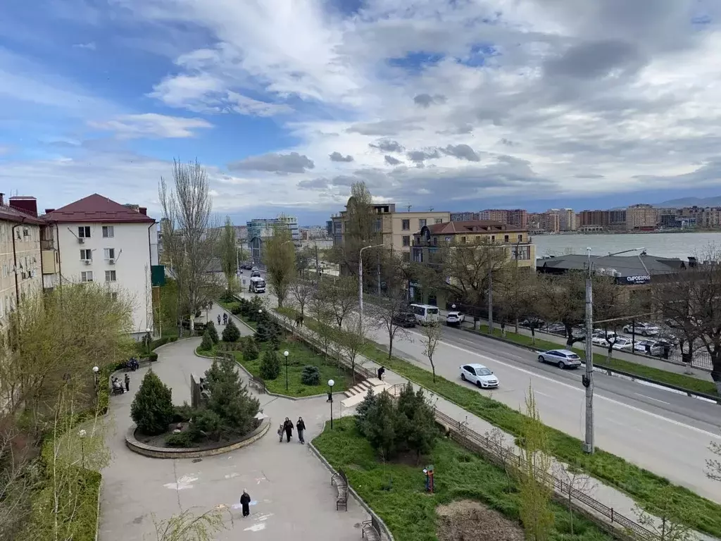 2-к кв. Дагестан, Махачкала просп. Петра 1, 97 (56.0 м) - Фото 1