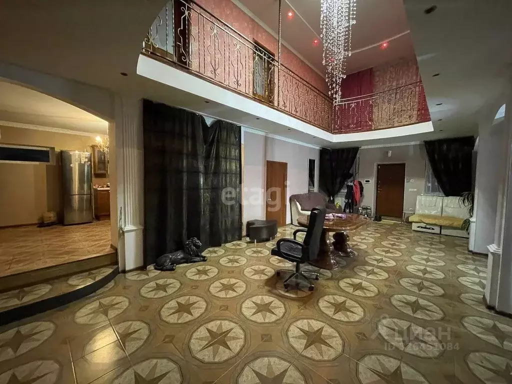 Дом в Тюменская область, Тюмень ул. Революции (300 м) - Фото 1