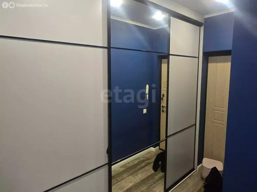 2-комнатная квартира: Тюмень, улица Раушана Абдуллина, 6к1 (54.7 м) - Фото 1