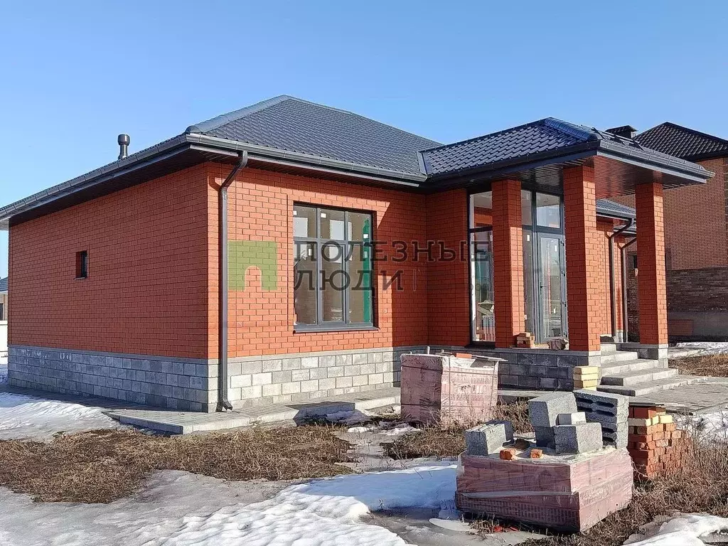 Дом в Белгородская область, Строитель Яковлевский городской округ, ул. ... - Фото 1