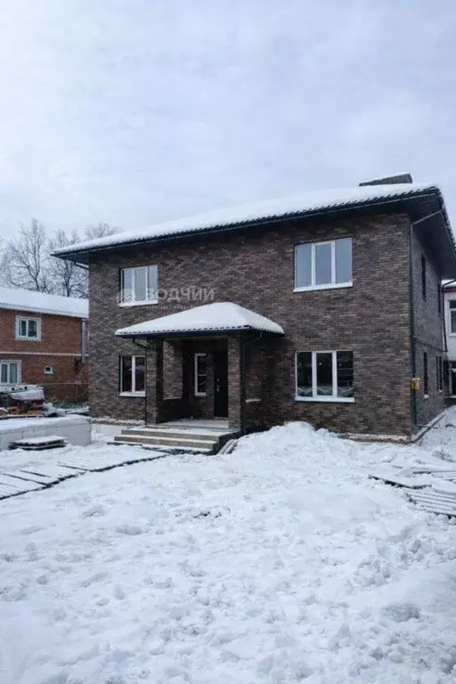 Дом в Чувашия, Чебоксары ул. Лизы Чайкиной, 12 (225 м) - Фото 1