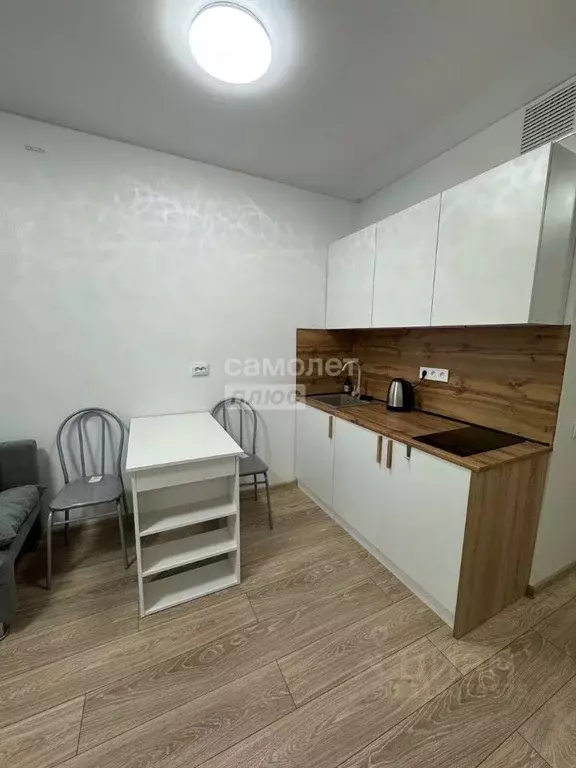 Студия Свердловская область, Екатеринбург ул. Новостроя, 5 (22.4 м) - Фото 0