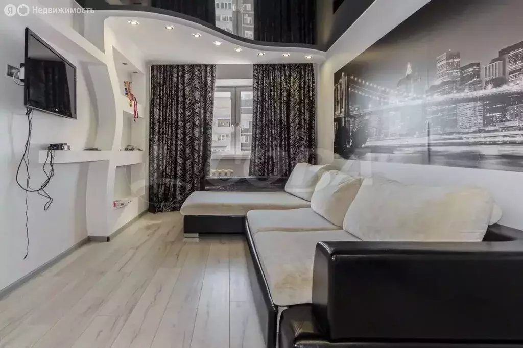 1-комнатная квартира: Тюмень, улица Прокопия Артамонова, 8к1 (43 м) - Фото 2