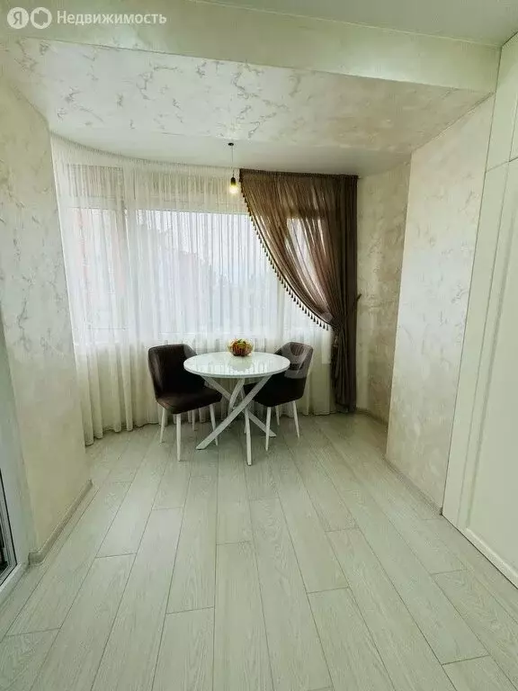 3-комнатная квартира: Ессентуки, улица Орджоникидзе, 67А (75 м) - Фото 1