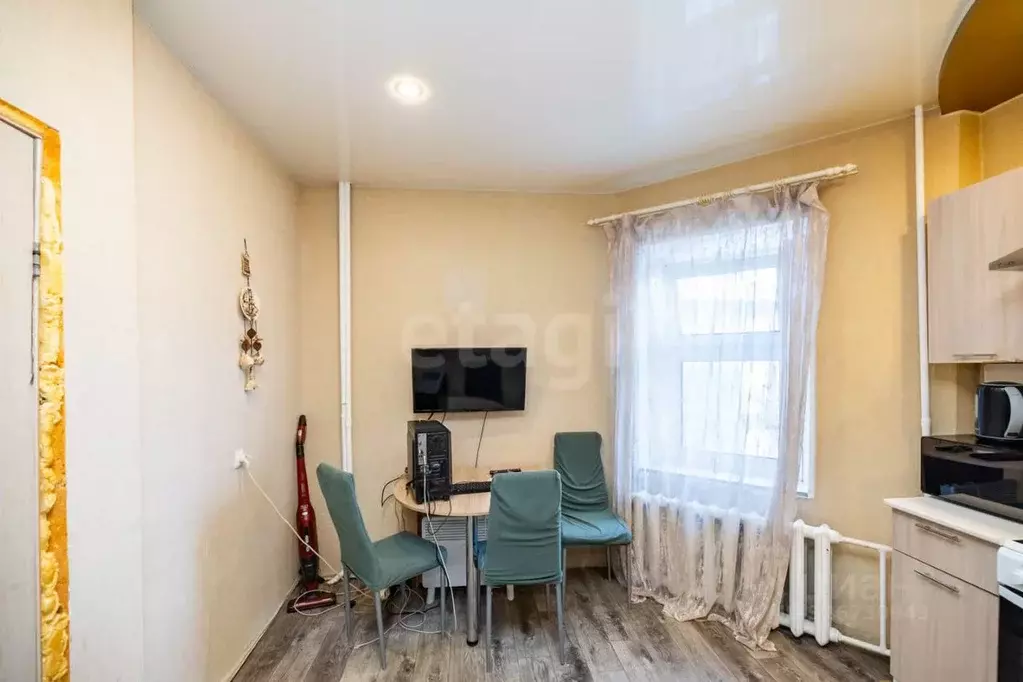 Комната Ханты-Мансийский АО, Сургут проезд Первопроходцев, 4 (32.4 м) - Фото 1