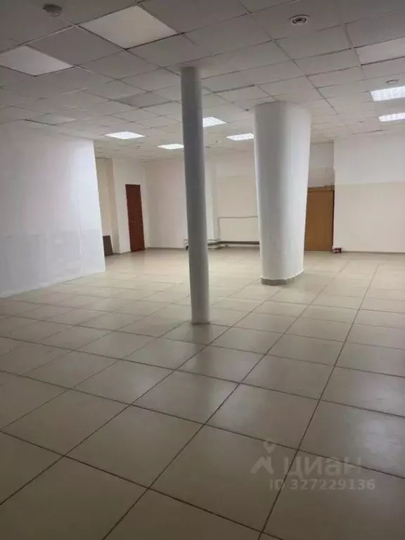 Помещение свободного назначения в Татарстан, Набережные Челны просп. ... - Фото 1