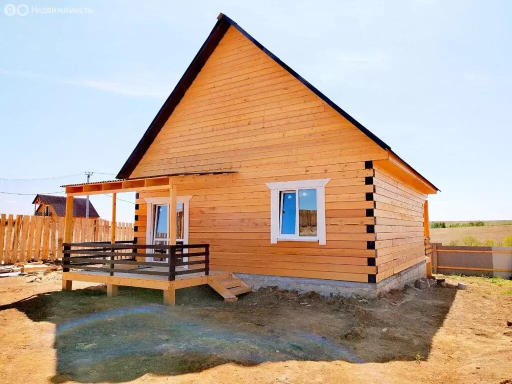 Дом в село Урик, улица Фёдора Тютчева (120 м) - Фото 0