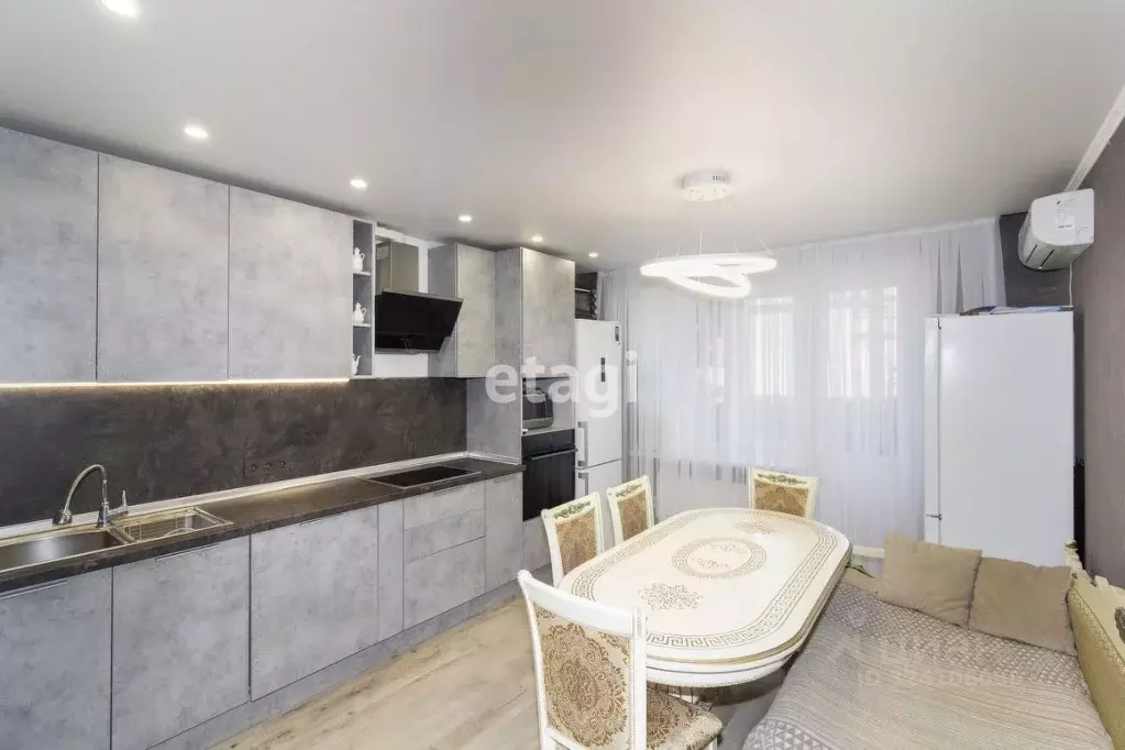 2-к кв. Тюменская область, Тюмень Кремлевская ул., 87 (64.0 м) - Фото 1