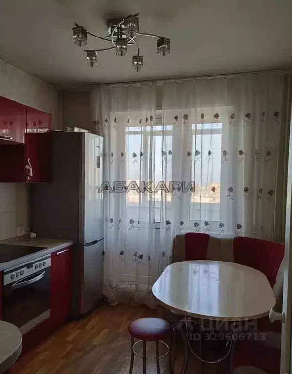 3-к кв. Красноярский край, Красноярск ул. Чернышевского, 100 (73.0 м) - Фото 1