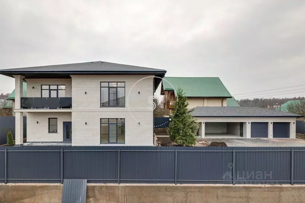 Дом в Московская область, Одинцовский городской округ, с. Ромашково ... - Фото 1