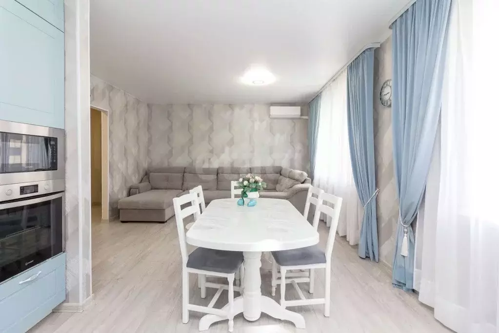 2-к кв. Тюменская область, Тюмень ул. Мельникайте, 32 (78.9 м) - Фото 1