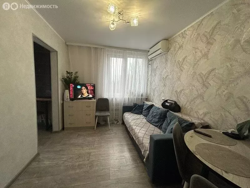 4-комнатная квартира: Россошь, улица Простеева, 13 (67.5 м) - Фото 1