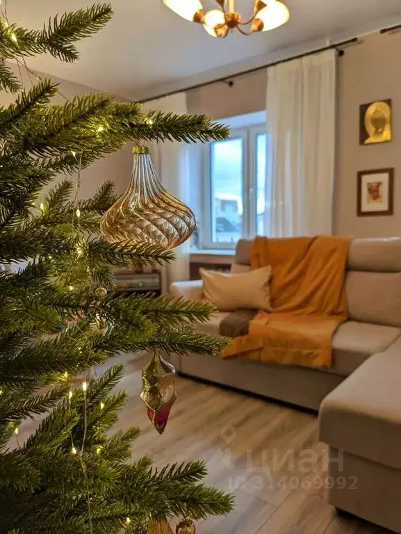 2-к кв. Псковская область, Псков Октябрьский просп., 38 (50.0 м) - Фото 1