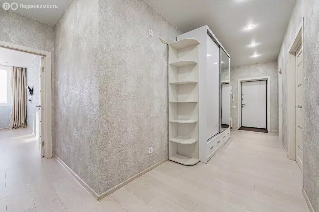 3-комнатная квартира: Калининград, Крымский проезд, 2 (83.9 м) - Фото 1