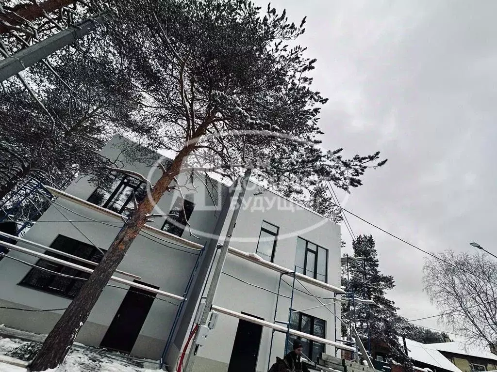 Дом в Пермский край, Пермь ул. 5-я Линия (100 м) - Фото 1