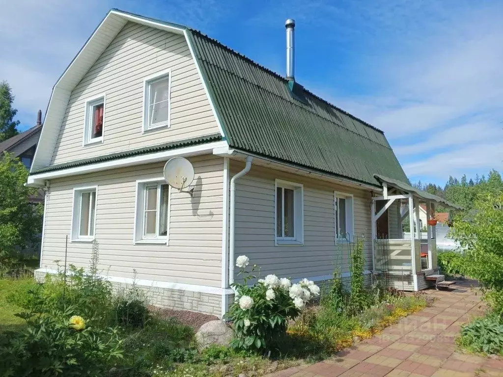 Дом в Ленинградская область, Выборгский район, Рощинское городское ... - Фото 1