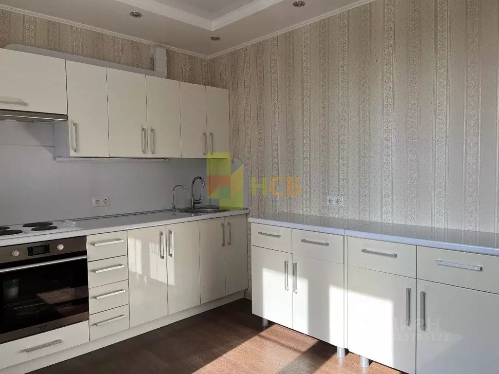 3-к кв. Омская область, Омск ул. 21-я Амурская, 25 (79.3 м) - Фото 0