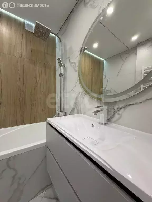 3-комнатная квартира: Воронеж, улица Независимости, 78 (81 м) - Фото 1