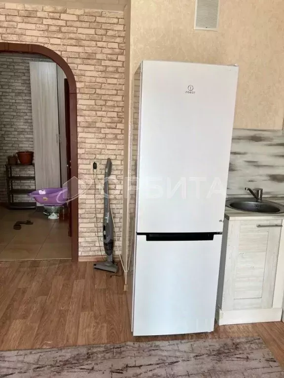 Студия Тюменская область, Тюмень Микрорайон мыс, ул. Судоремонтная, ... - Фото 1