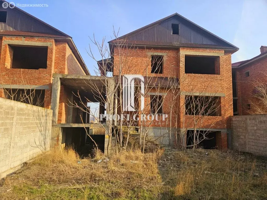 Дом в Махачкала, улица Эльзы Ибрагимовой, 28 (250 м) - Фото 0