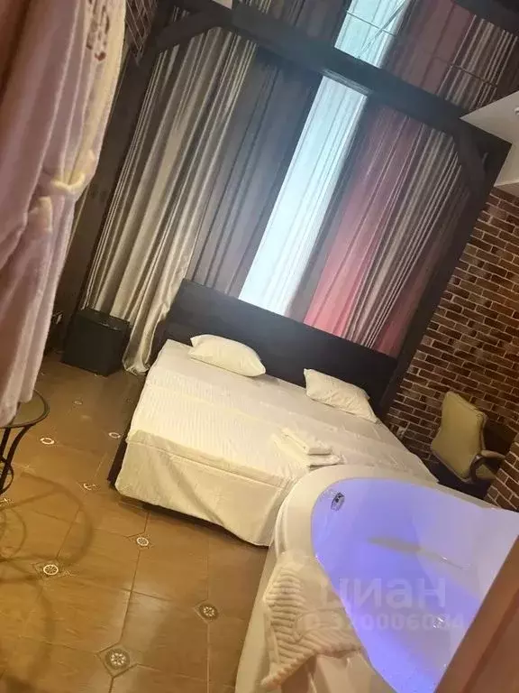 Комната Нижегородская область, Нижний Новгород Нижне-Волжская наб., 19 - Фото 1