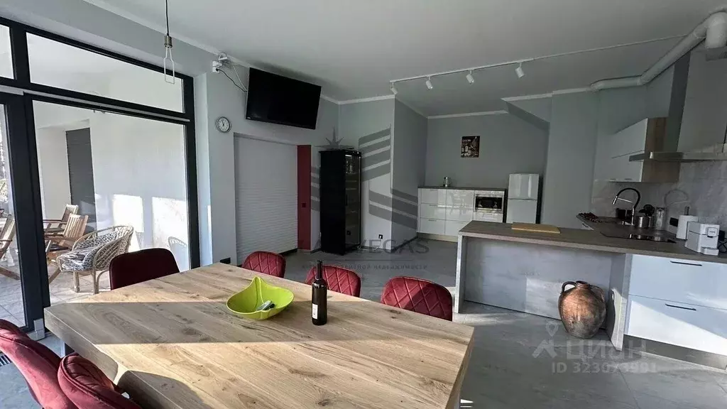 Дом в Санкт-Петербург пос. Песочный, Ленинградская ул., 70к2 (250 м) - Фото 1