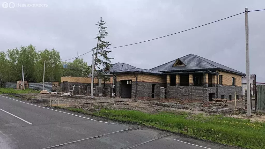 Дом в Ялуторовск, улица Пущина (210 м) - Фото 1