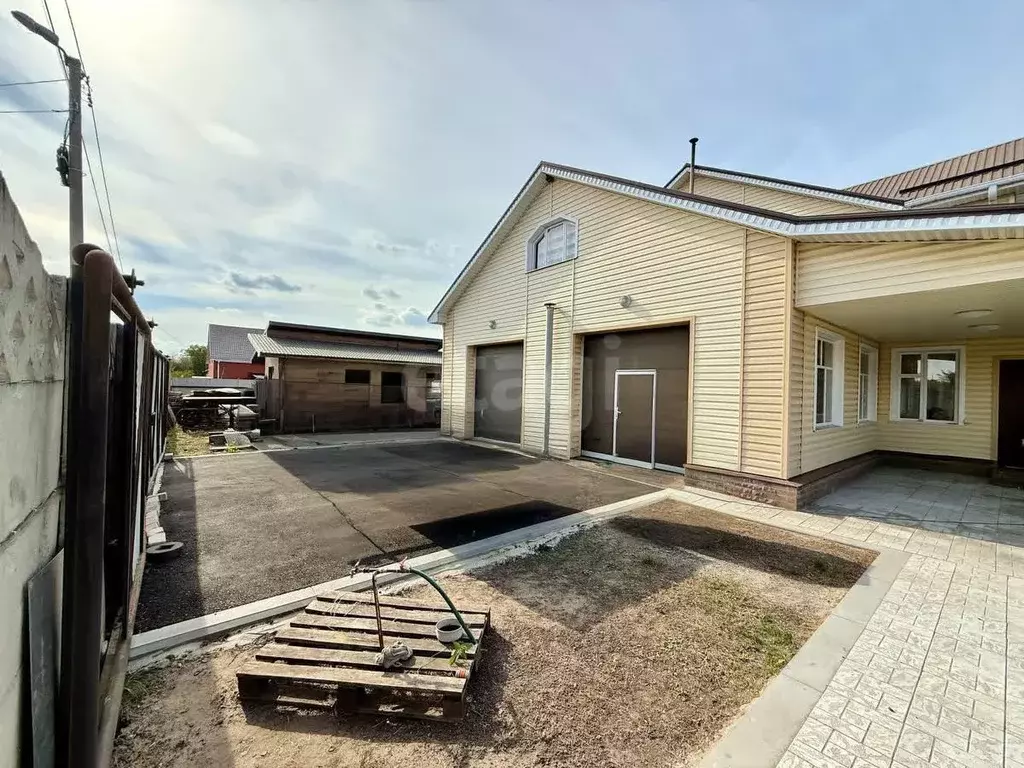 Дом в Белгородская область, Старооскольский городской округ, с. ... - Фото 1