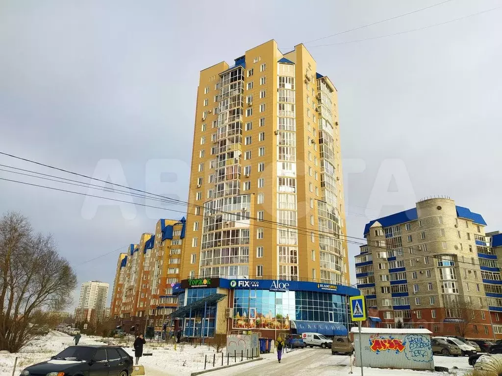 2-к кв. Омская область, Омск просп. Комарова, 17к3 (57.0 м), Купить квартиру  в Омске, ID объекта - 30061625863