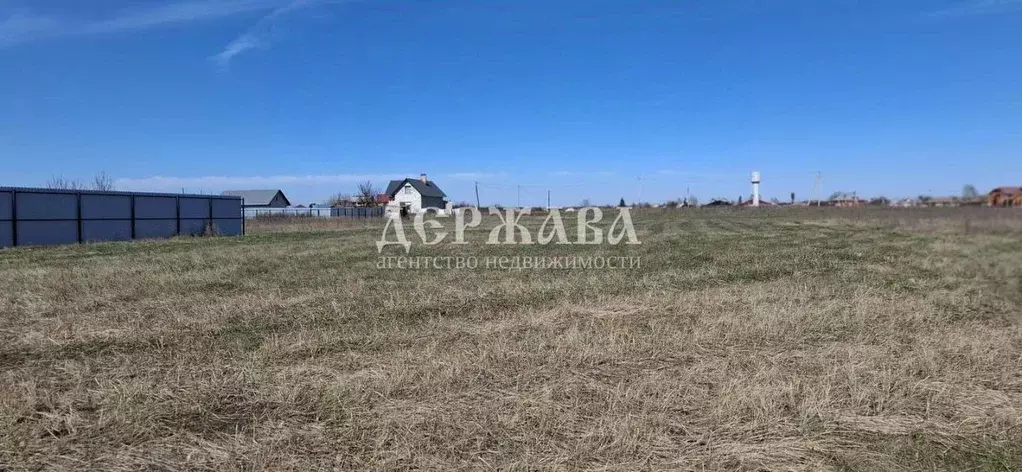 Участок в Белгородская область, Старооскольский городской округ, с. ... - Фото 0